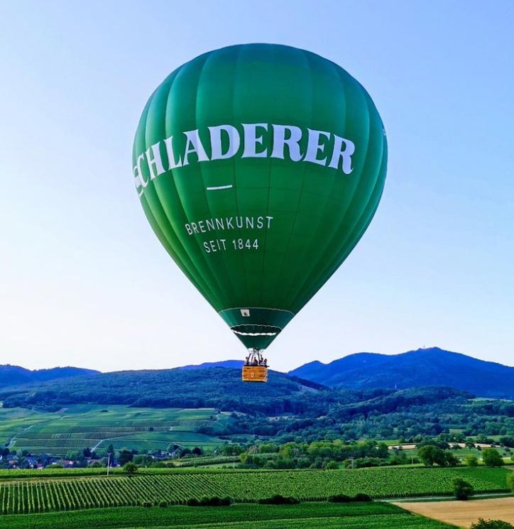 Schladerer Ballon über dem Markgräflerland